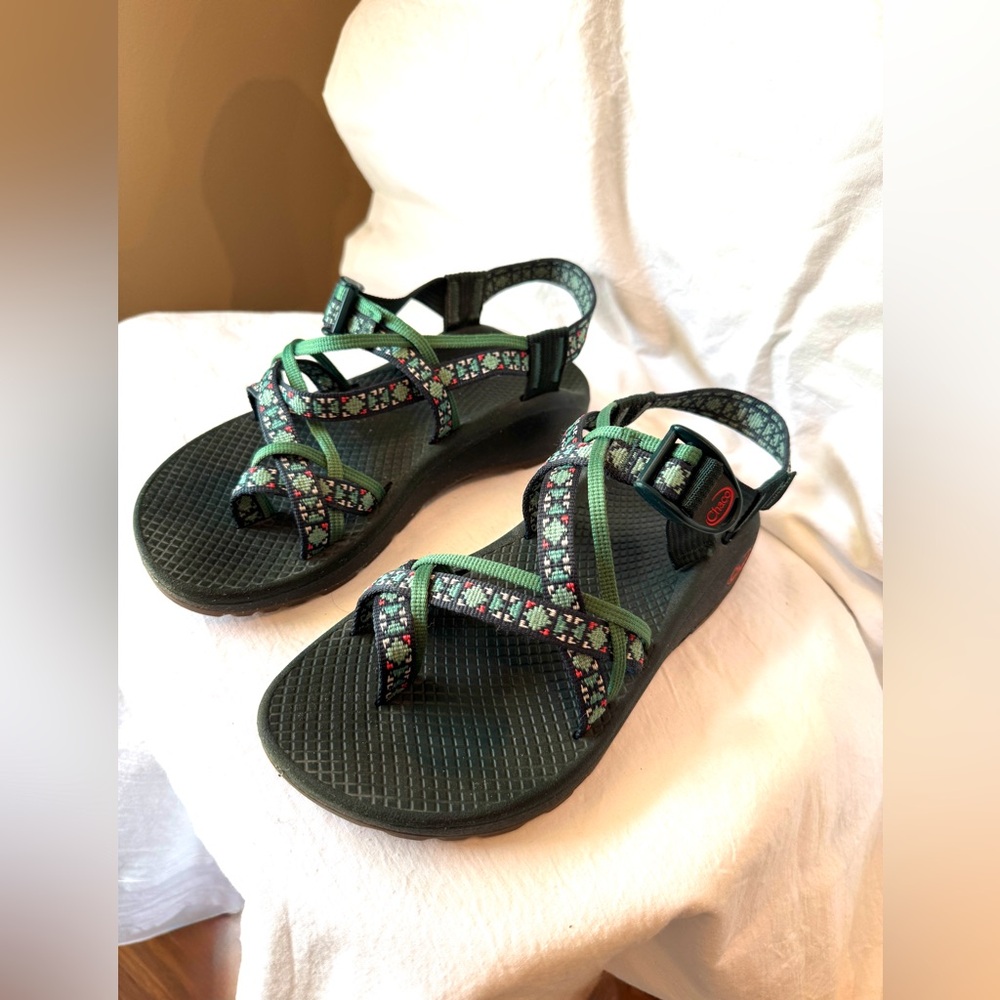 Chaco Women’s Size 7 Sandals Multicolor Straps
